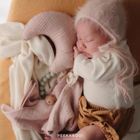 Personalised-Baby-Essential-Giftset-Pink-Cover2-Peekaboo