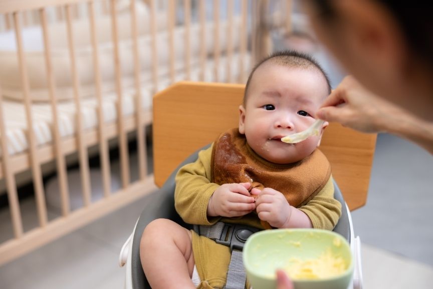 Mastering-Mess-Free-Baby-Feeding-Blog-Cover-Peekaboo