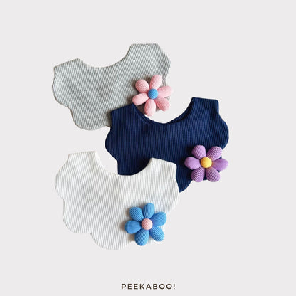 Personalised-Baby-Bib-Giftset-Flower-Cover-Peekaboo