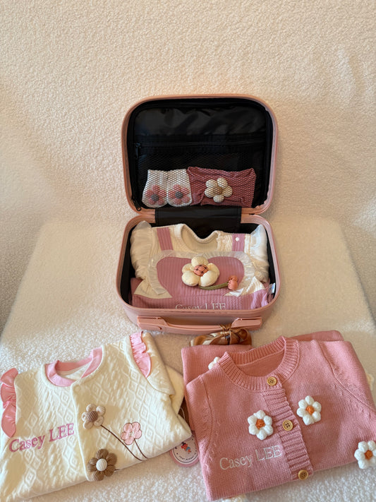 Personalised Baby Essential All-in-one Gift Set - Flower