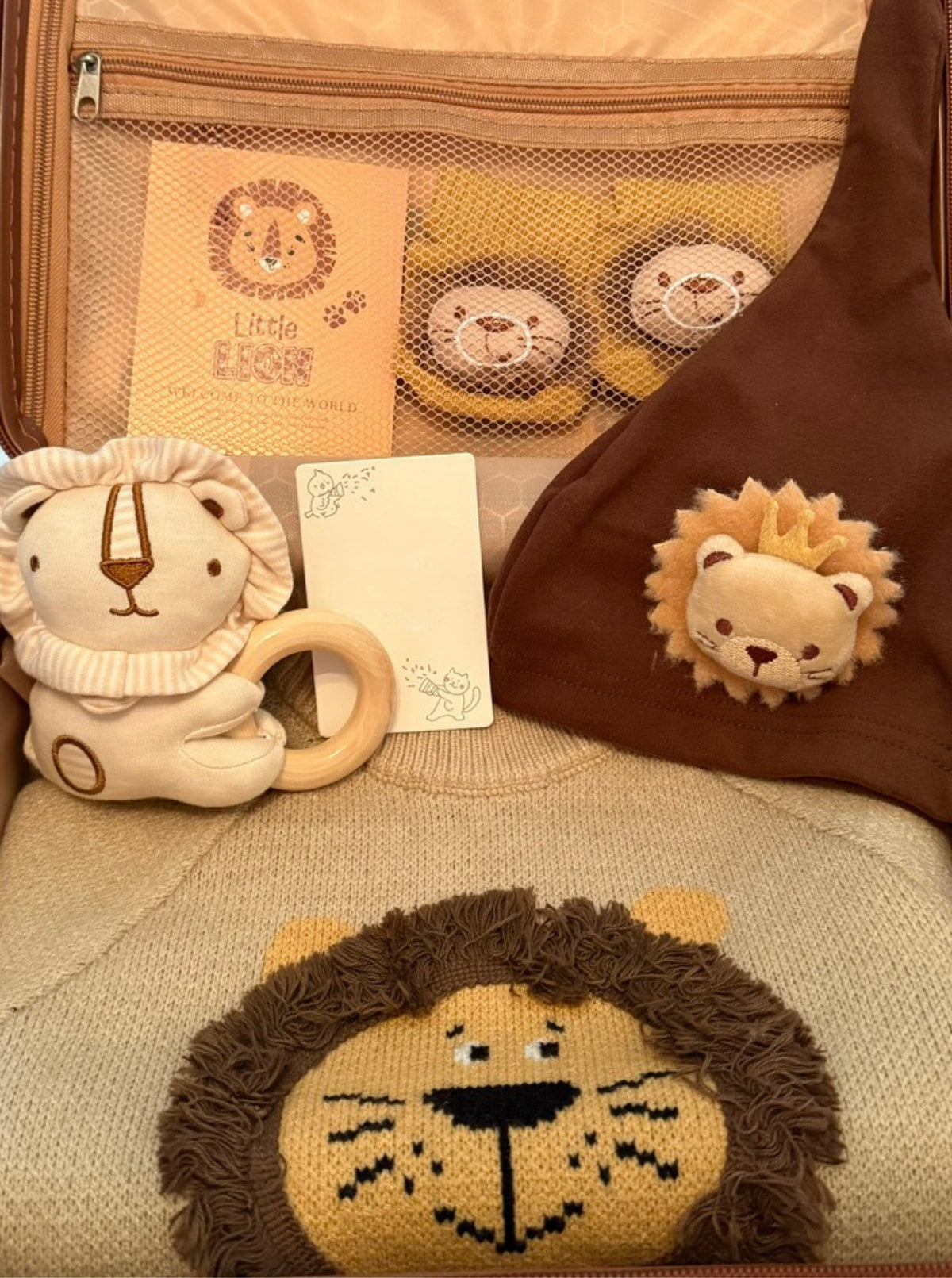Personalised Baby Essential All-in-one Gift Set - Lion