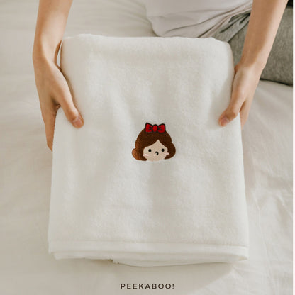 Personalised-Princess-Bath-Towel-White-Peekaboo-Baby-And-Kids